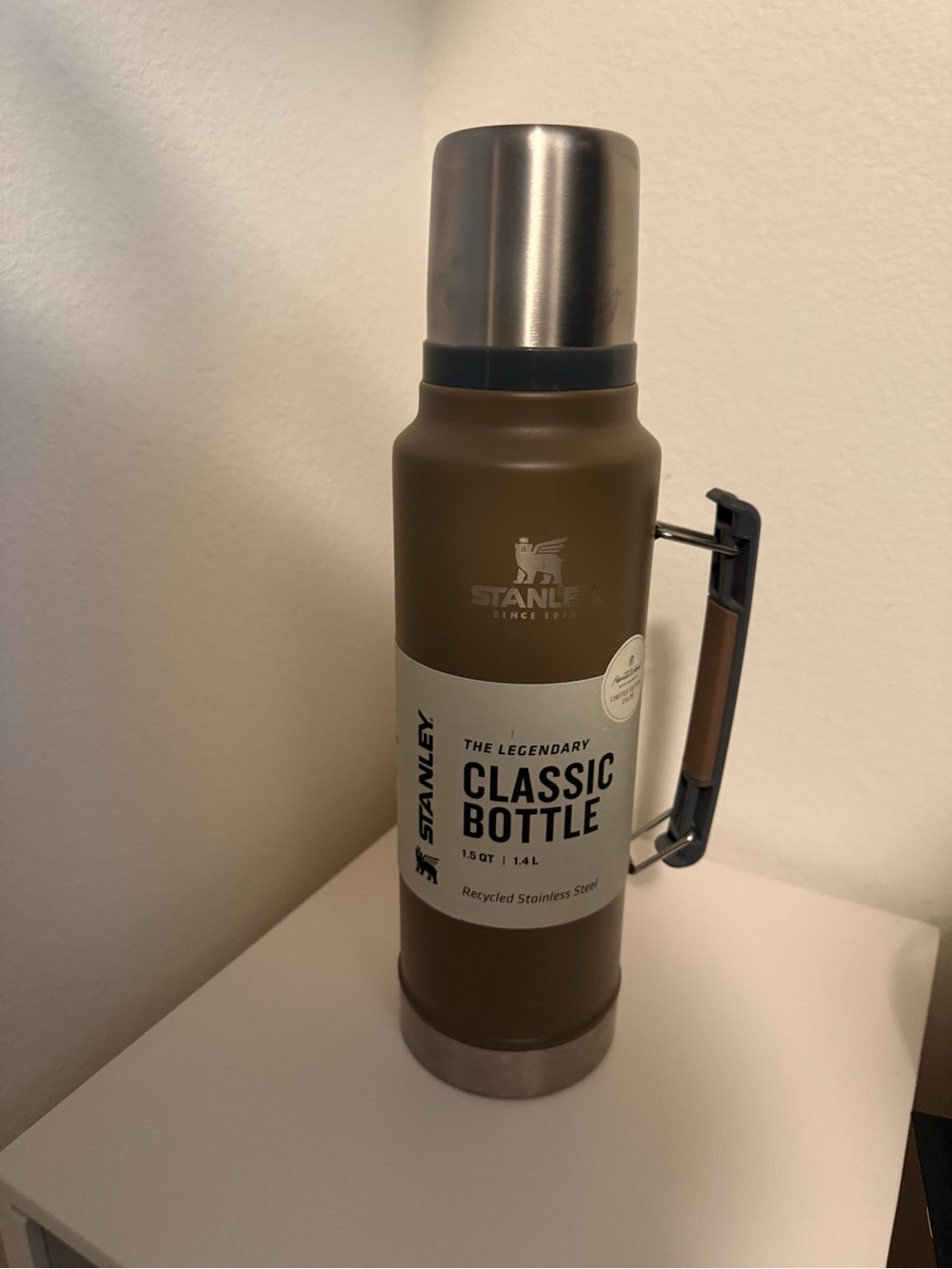 Stanley Classic Bottle - Olive Brown with Stainless Cap